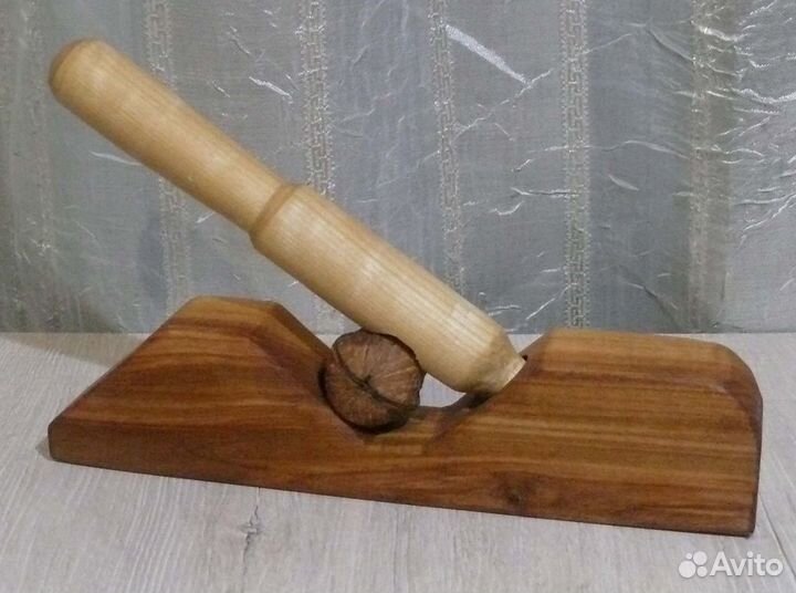 Орехокол для грецкого ореха