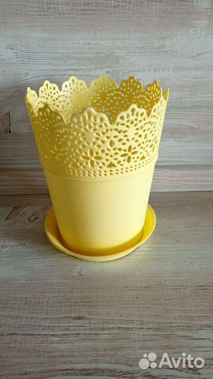 Горшок резной пластиковый