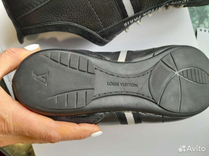 Кроссовки мужские 40 размер оригинал