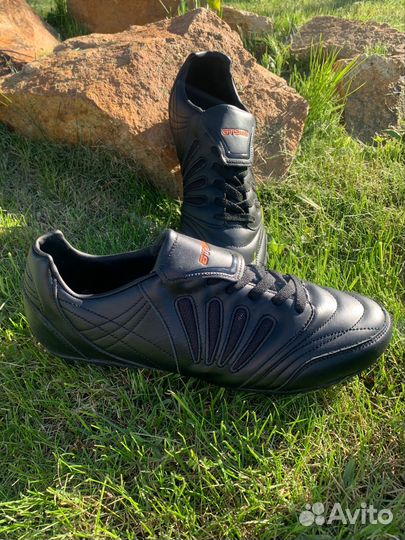 Футбольные бутсы новые