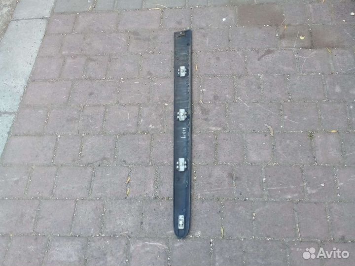 Молдинг передней левой двери вито 639