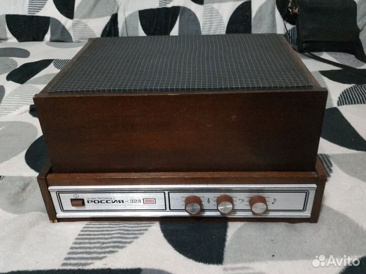 Проигрыватель винила Россия 323