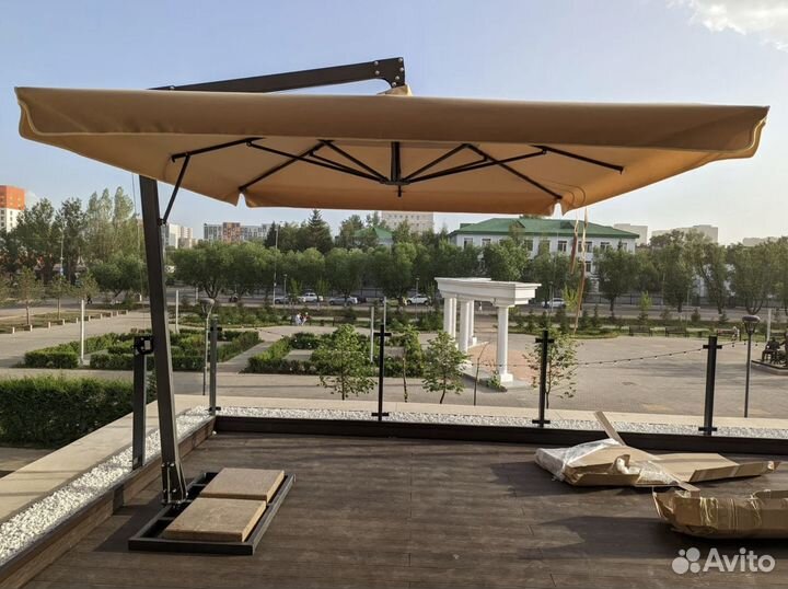 Зонт уличный для кафе, веранды, террасы. В наличии