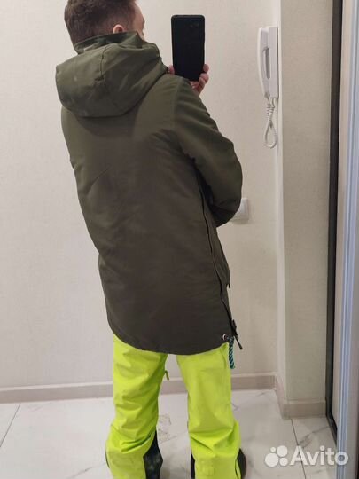 Сноубордическая куртка