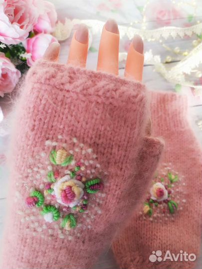 Митенки варежки женские из пуха норки с вышивкой