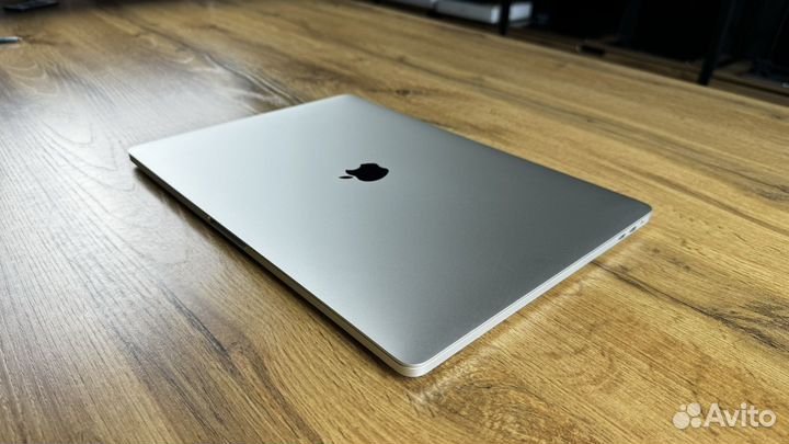 MacBook Pro 15 2019 i7/16/512