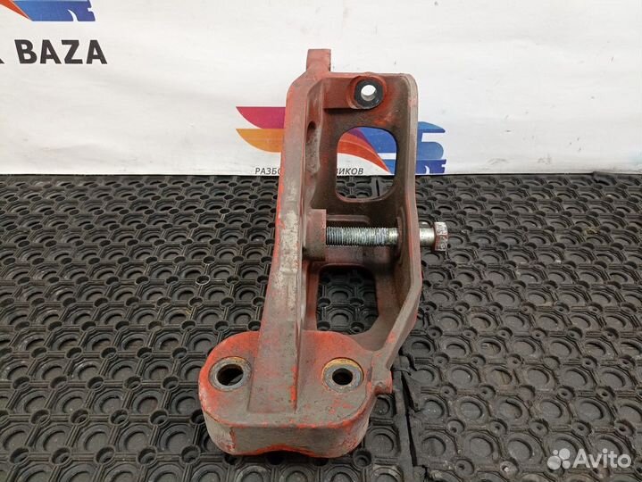 Кронштейн рессоры передней левый