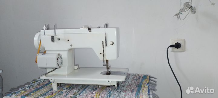 Швейная машинка Belka
