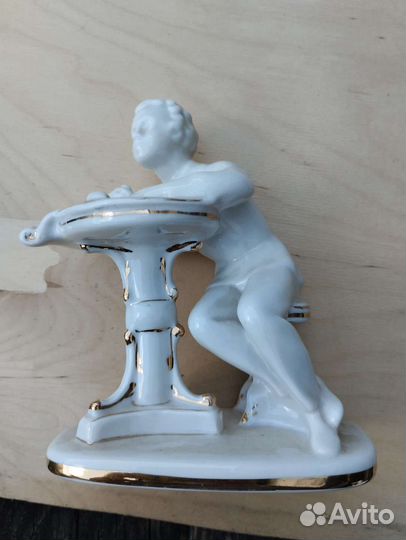 Фарфоровые статуэтки Пушкин