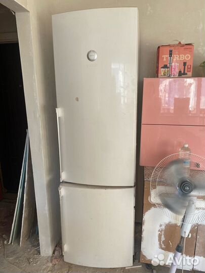 Отдельностоящий двухкамерный холодильник Gorenje