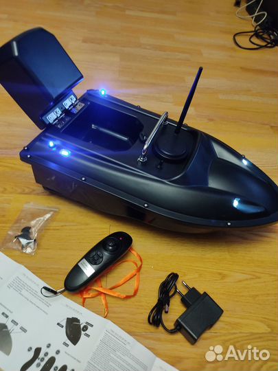 Прикормочный кораблик для рыбалки