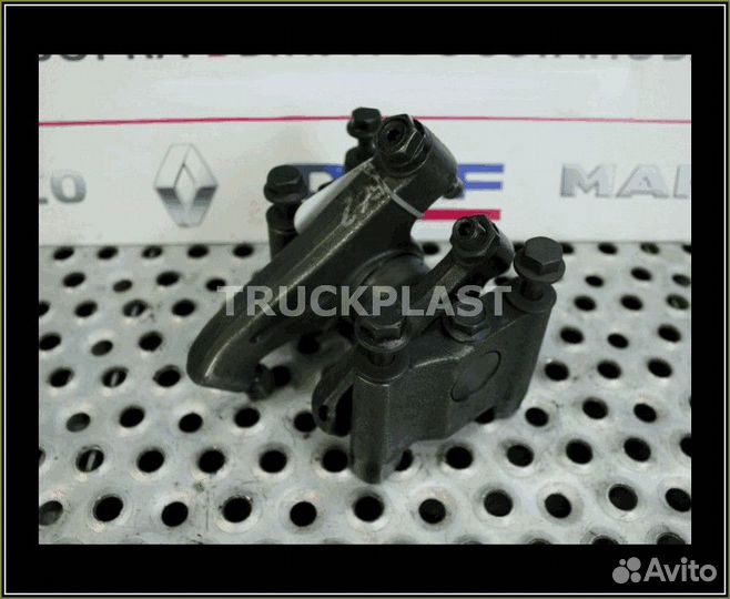 На продаже 1747591 Седло коромысла клапанов (рокера) двс DAF