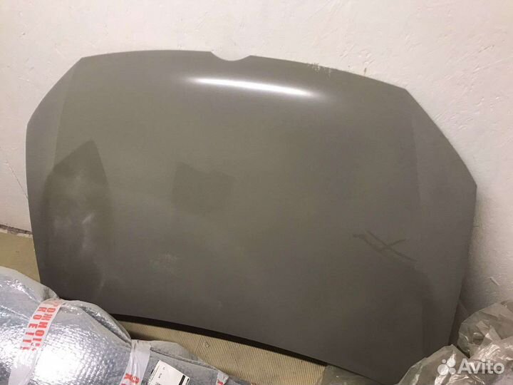 Volkswagen polo капот 2012