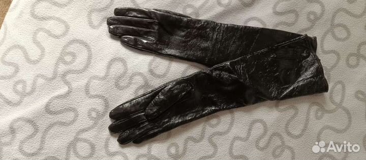 Перчатки женские, новые. Лакированная кожа