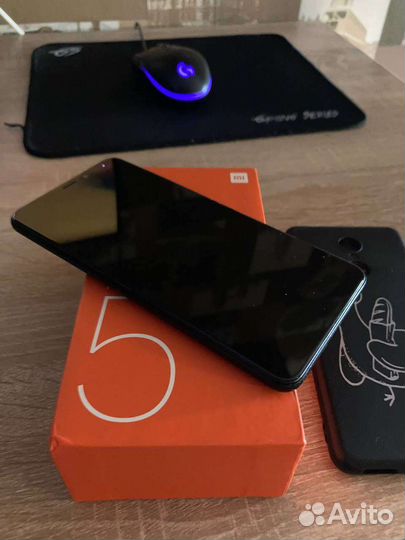 Телефон Xiaomi redmi 5