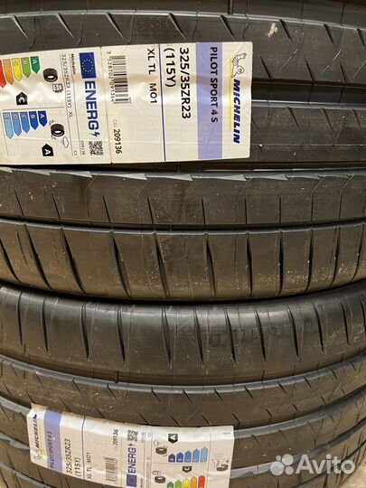 Michelin Pilot Sport 4 S 285/40 R23 и 325/35 R23