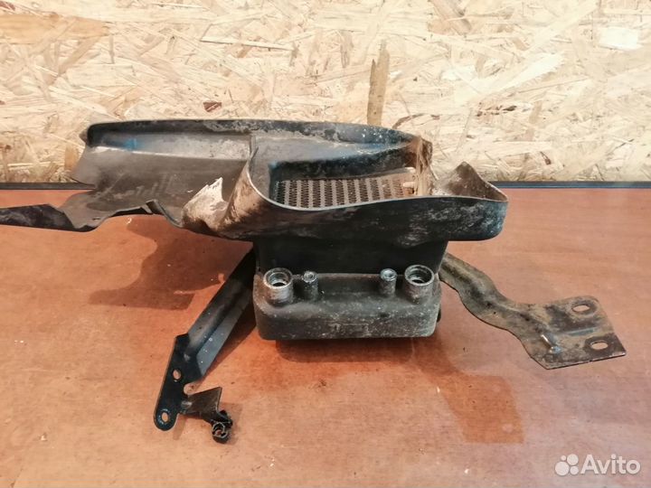 Радиатор масляный VW Phaeton 2002-2016