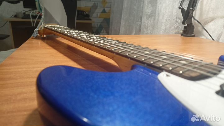 Электрогитара Fender Mustang