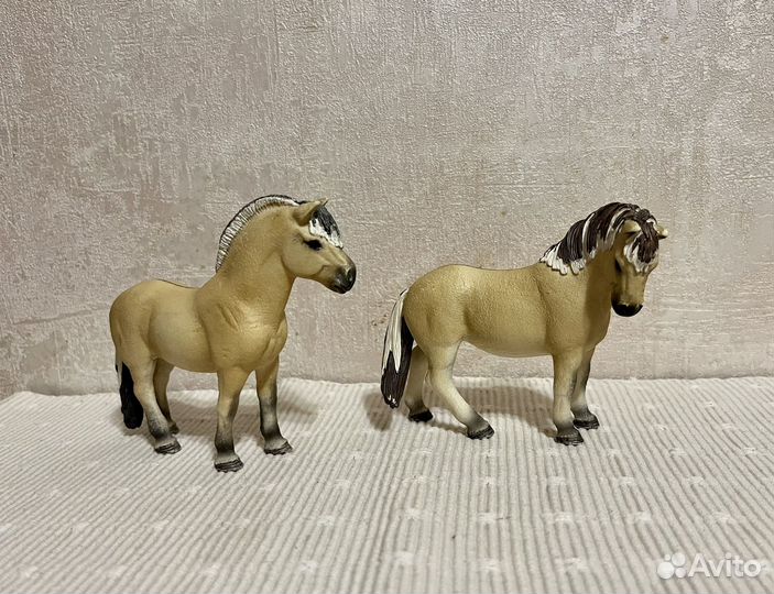 Фигурки лошадей Schleich