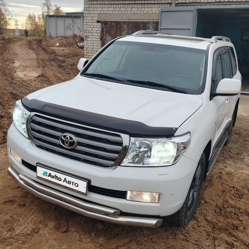 Купить б/у Toyota Land Cruiser 200 от 2 220 000 ₽ во