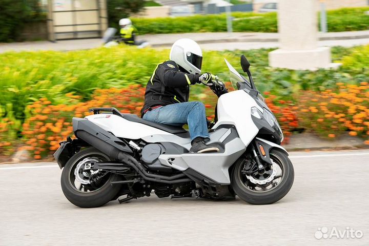 Максискутер SYM maxsym TL 500I