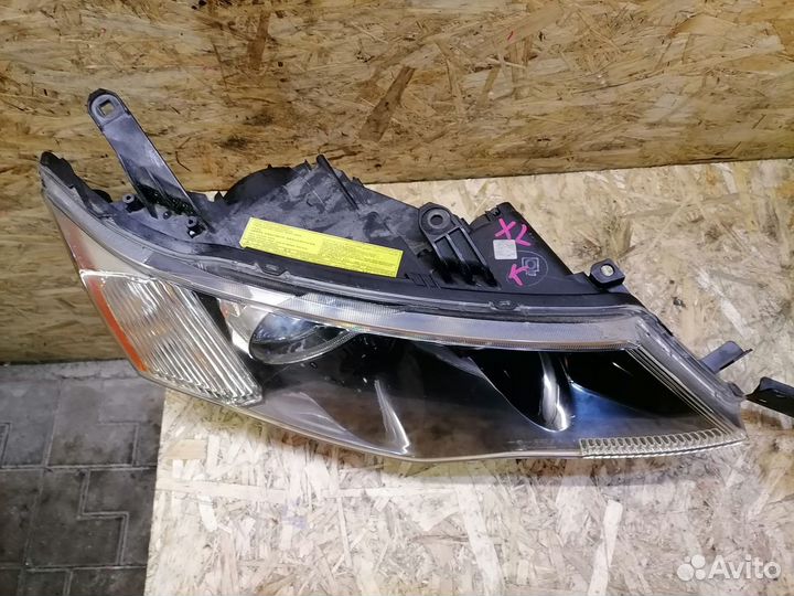 Комплект фар Mitsubishi Outlander XL дорест ксенон