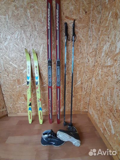 Лыжи беговые с креплениями, ботинками и палочками