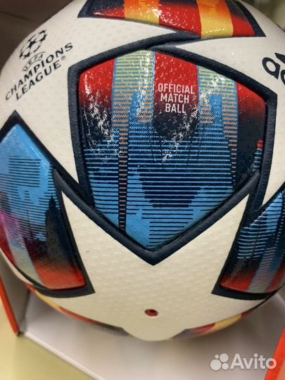 Футбольный мяч adidas лига чемпионов
