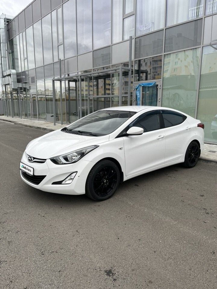 Hyundai Elantra: фото владельца