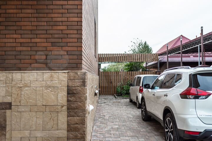 Дом 495 м² на участке 6 сот.