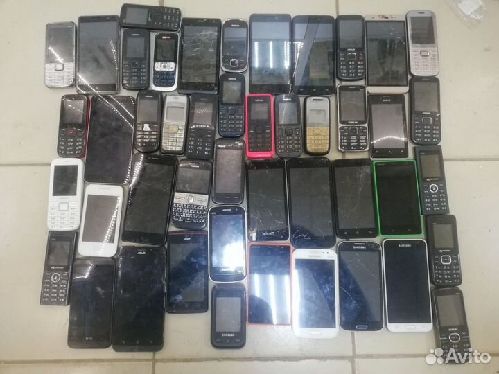 Телефоны на запчасти и под Trade-in