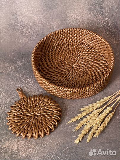 Подносы корневым плетением