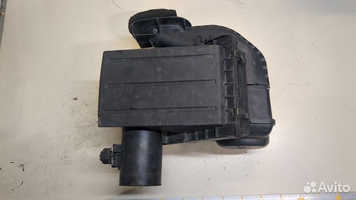 Корпус воздушного фильтра Nissan Navara, 2005