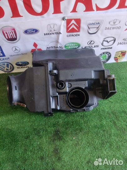 Корпус воздушного фильтра Renault Laguna 1.8 F4P