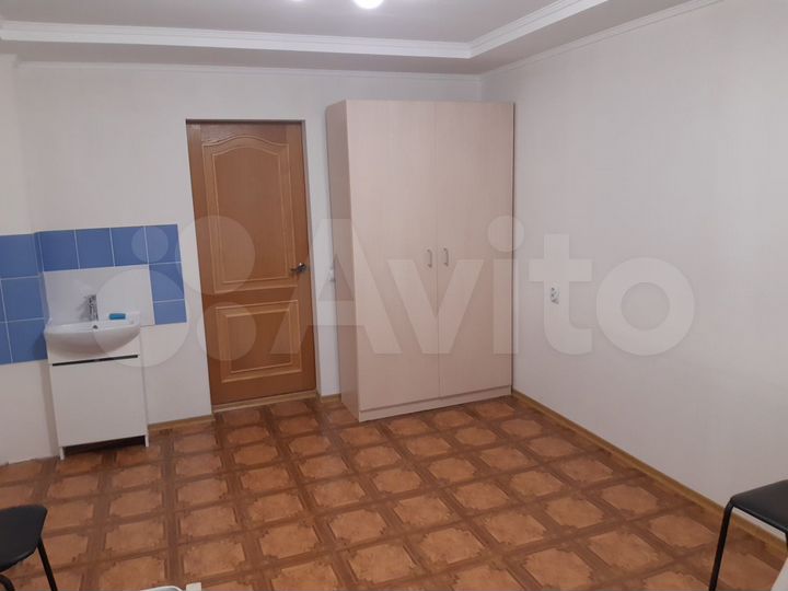 Комната 18 м² в 5-к., 1/9 эт.