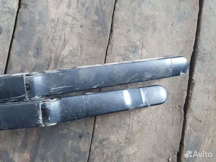 Поводок дворника Subaru Outback B13