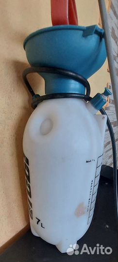 Опрыскиватель садовый ручной