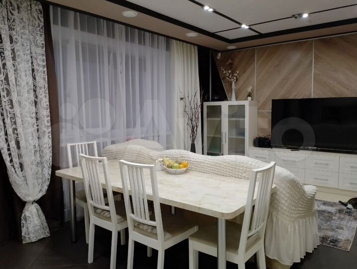 2-к. квартира, 83,5 м², 1/10 эт.