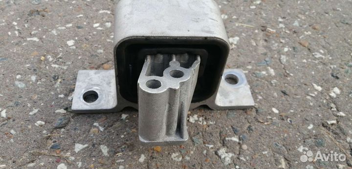 Правая опора двигателя LADA vesta