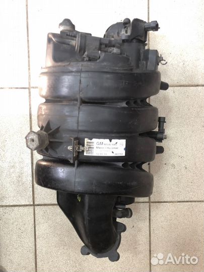 Коллектор впускной Opel Astra H седан 1.6 2011