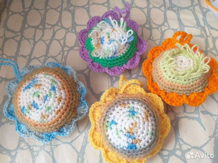 Вязаные сувениры (цветочки)