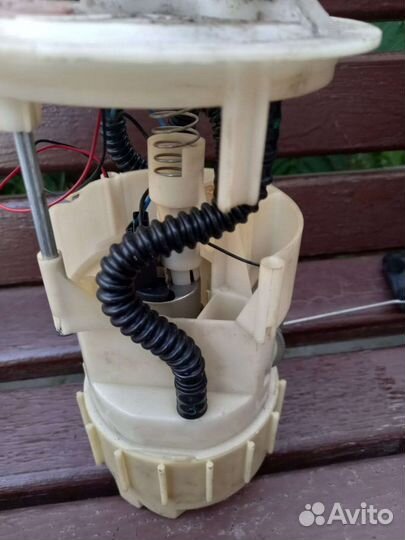 Топливный насос с датчиком уровня на Рено Меган 2