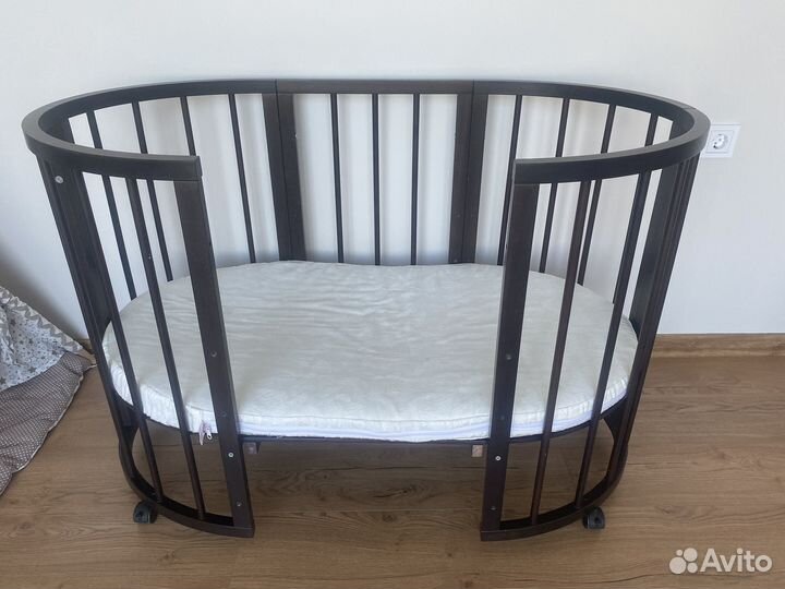 Детская кроватка с маятником трансформер