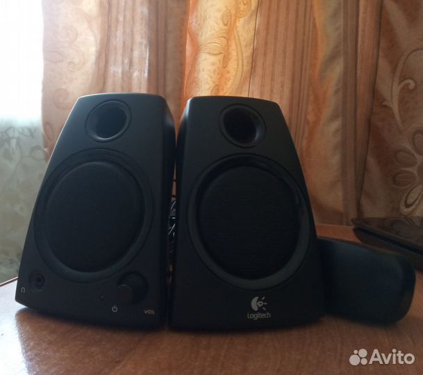 Монитор Samsung (+ колонки в подарок)