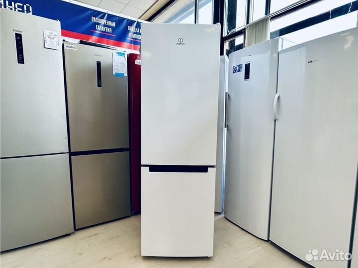 Большие и маленькие холодильники в наличии