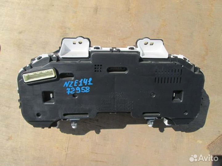 Щиток приборов Toyota Corolla Fielder NZE141