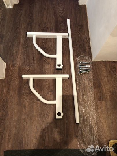 Турник настенный