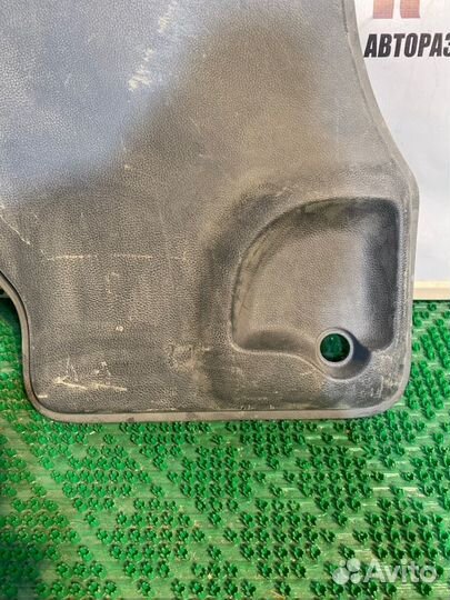 Обшивка двери багажника задняя правая LADA Largus