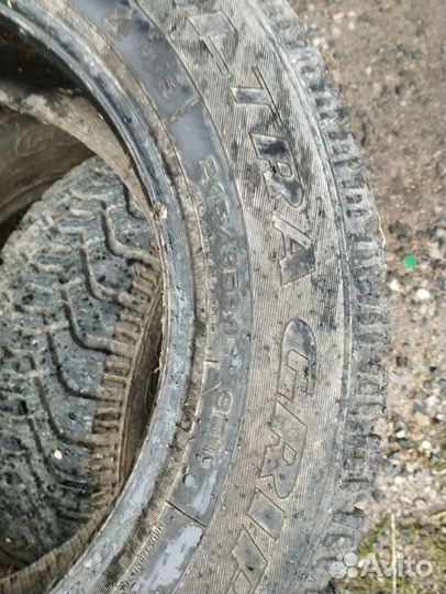 Goodyear UltraGrip 500 215/65 R16