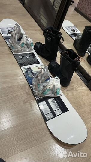 Сноуборд и ботинки для сноуборда